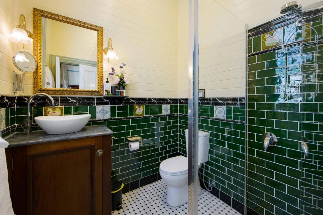 The Old Bank Gladstone Licensed Restaurant & Boutique Accommodation Hat Head Eksteriør billede
