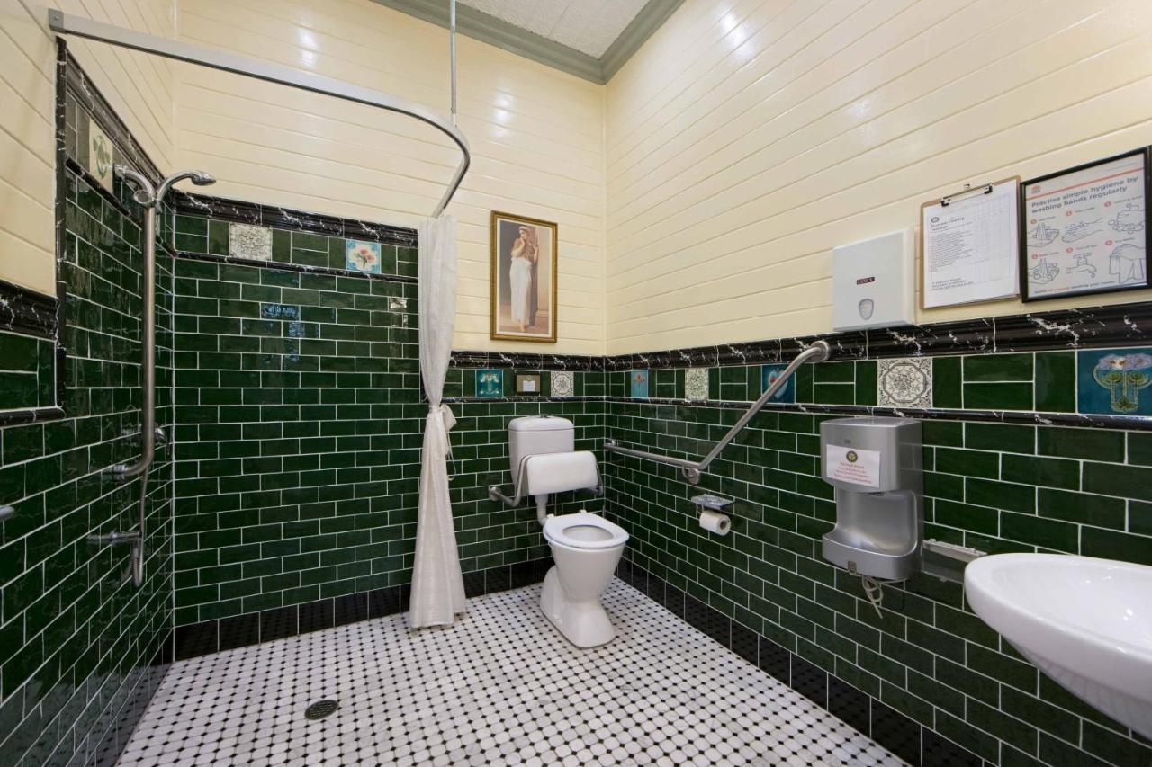 The Old Bank Gladstone Licensed Restaurant & Boutique Accommodation Hat Head Eksteriør billede